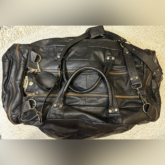 Vintage 70s Large Leather Travel Bag - Picture 2 of 15